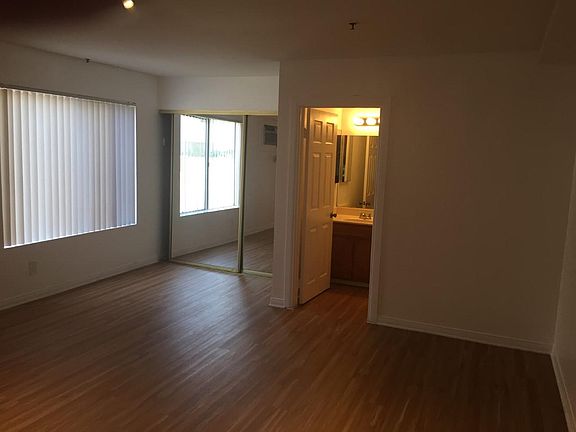 4th image of 1205 S Shenandoah St APT 103