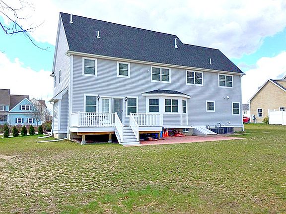 3rd image of 11 Messina Woods Dr
