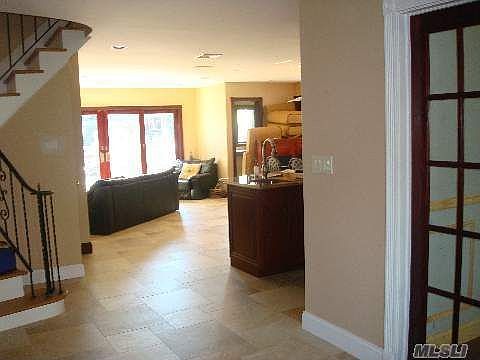 1st image of 252 Lagoon Dr W