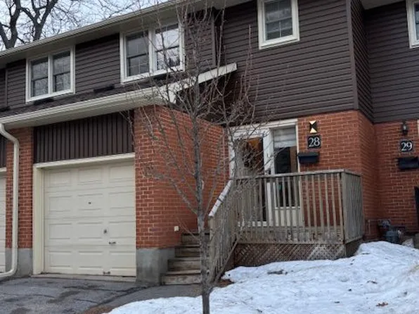 19 W Macpherson Ave #28, Kingston, ON K7M 6W4