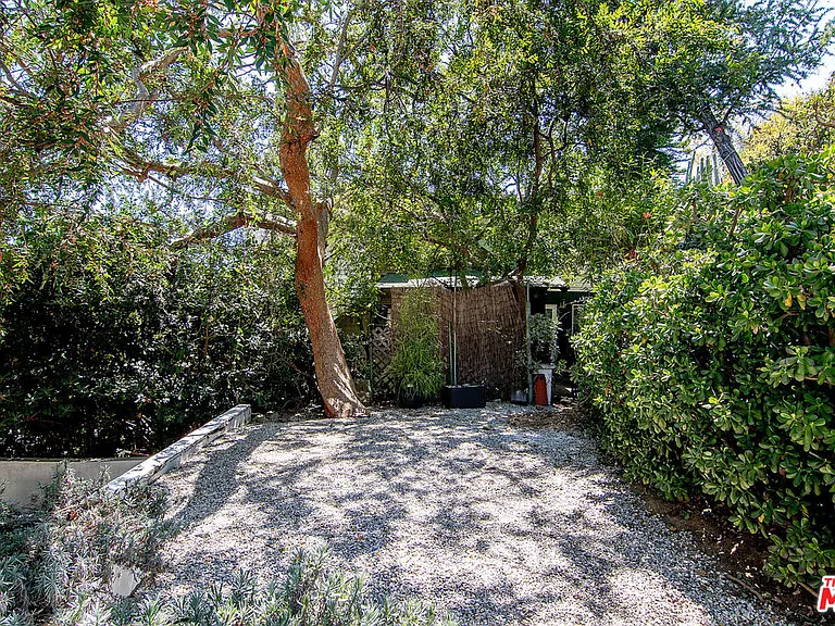 2553 1/2 Glen Green St — Photo 28