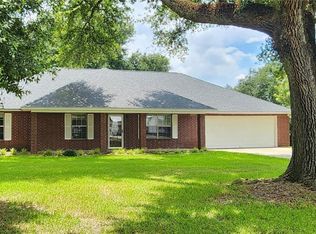 220 N 11th St, Kinder, LA 70648