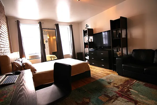 Sold by Maison International | media 13