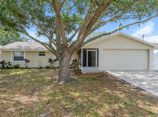 516 Firefly Ln, Apollo Beach, FL 33572