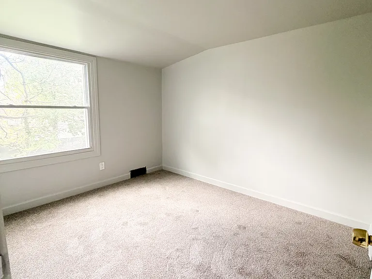 15815 Evergreen Rd — Photo 10