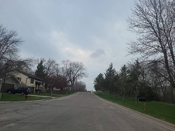 4th image of 164 Pacific Ave W