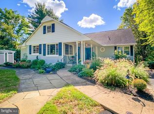 150 Country Ln, Langhorne, PA