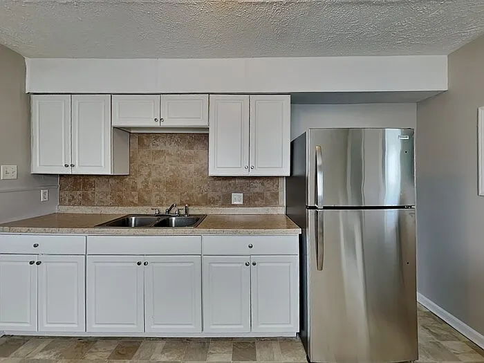 514 Carol Dr — Photo 6