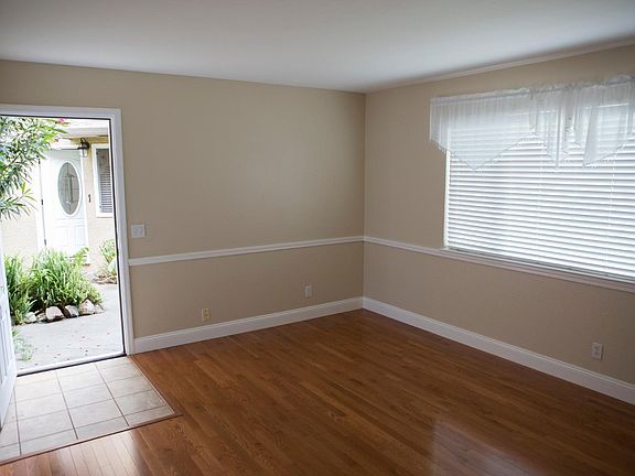 4th image of 1689 De Marietta Ave #2