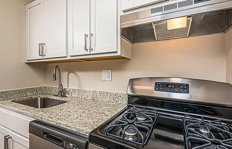 Prentiss Creek at Downers Grove Apartments — Photo 6
