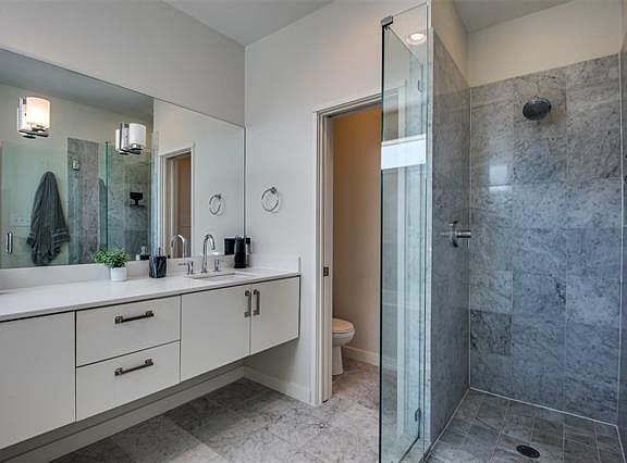 4th image of 4962 Hornsby Pl