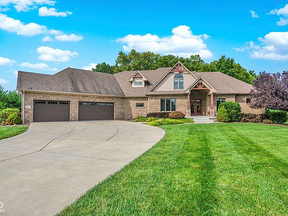 3rd image of 4202 Whitetail Woods Dr