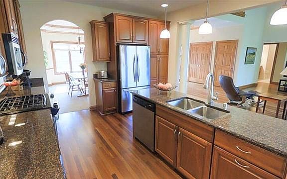 2nd image of 11214 N Justin Dr