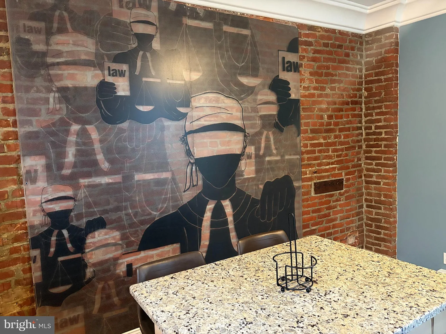 1 bed, 1.5 bath, 975 sqft, $1,200 — Photo 3