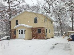 17320 Oak St, Spring Lake, MI 49456