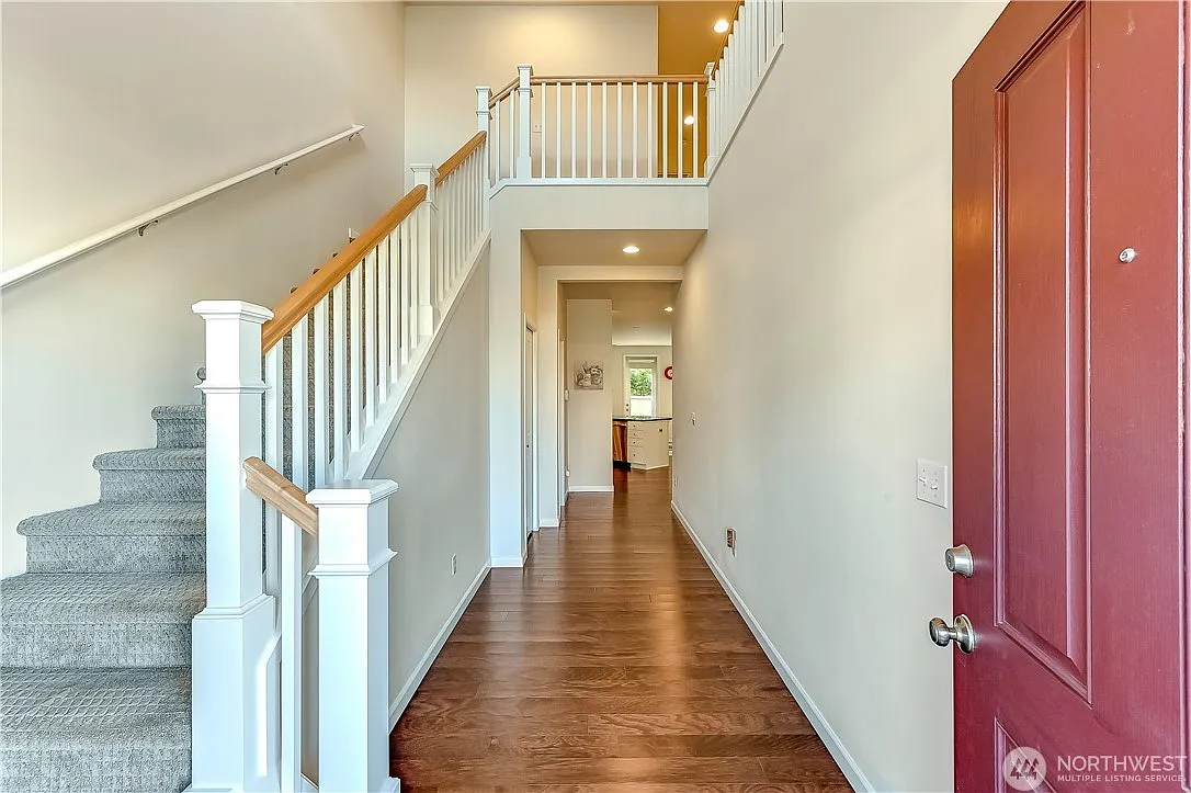 4 bed, 2.5 bath, 2181 sqft, $3,800 — Photo 4