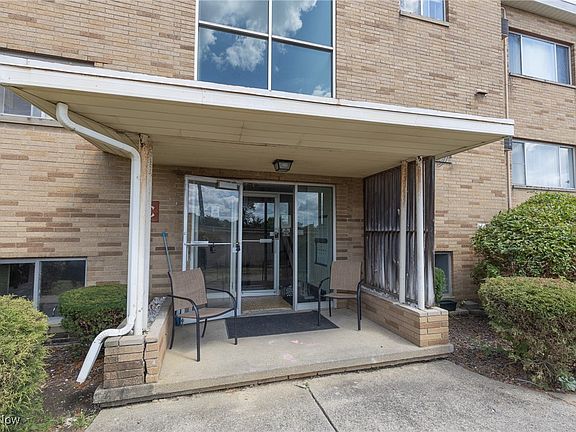 2nd image of 5200 Royalton Rd #C4