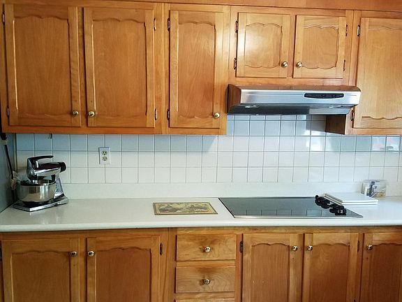 5th image of 132A Farrington Ct #1001