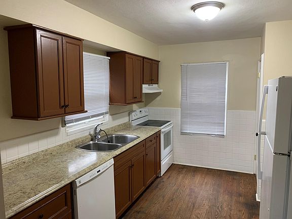 3rd image of 241 S Barat Ave
