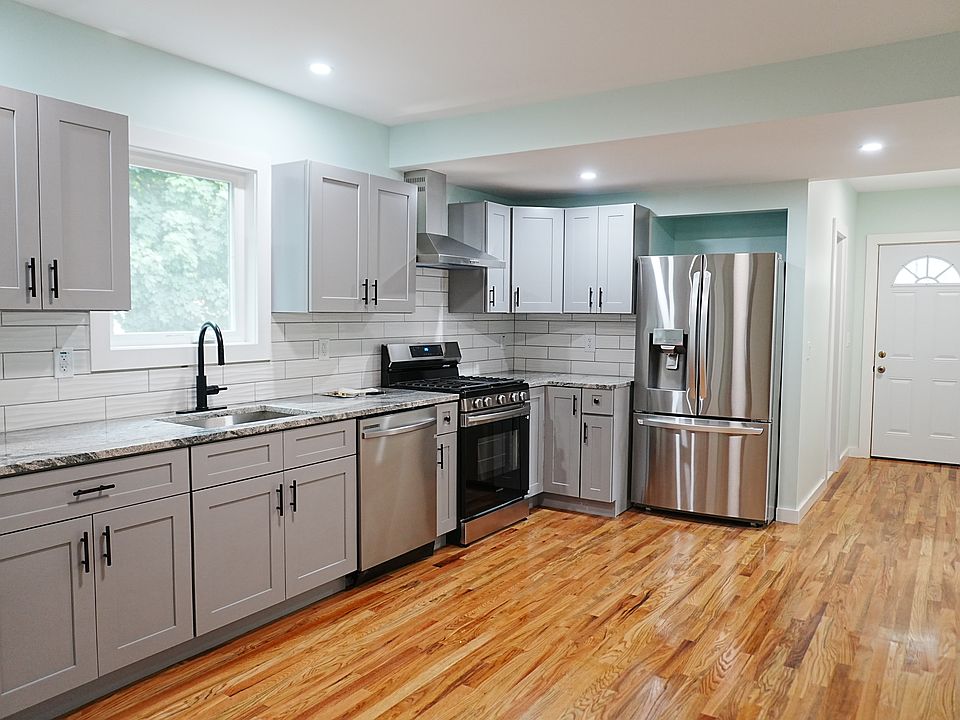1st image of 288 Leland Ave #1