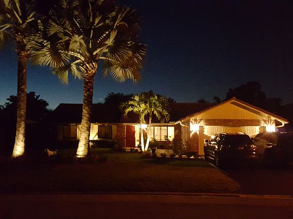 3rd image of 368 NW 101st Ter