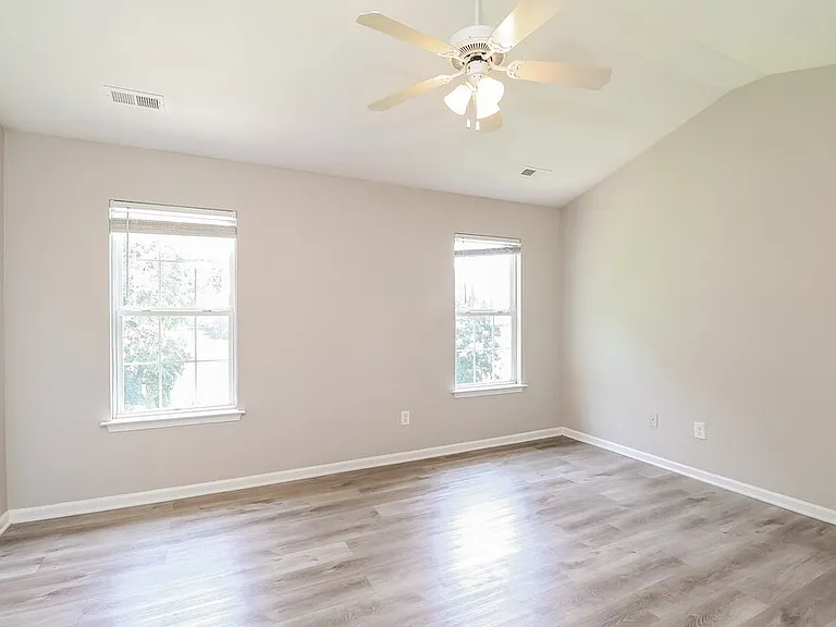 9446 Dewey Dr — Photo 10
