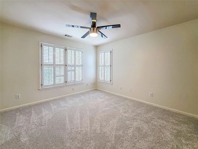 2502 Oak Hill Overlook — Photo 25