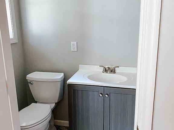 5th image of 319 Crest Dr