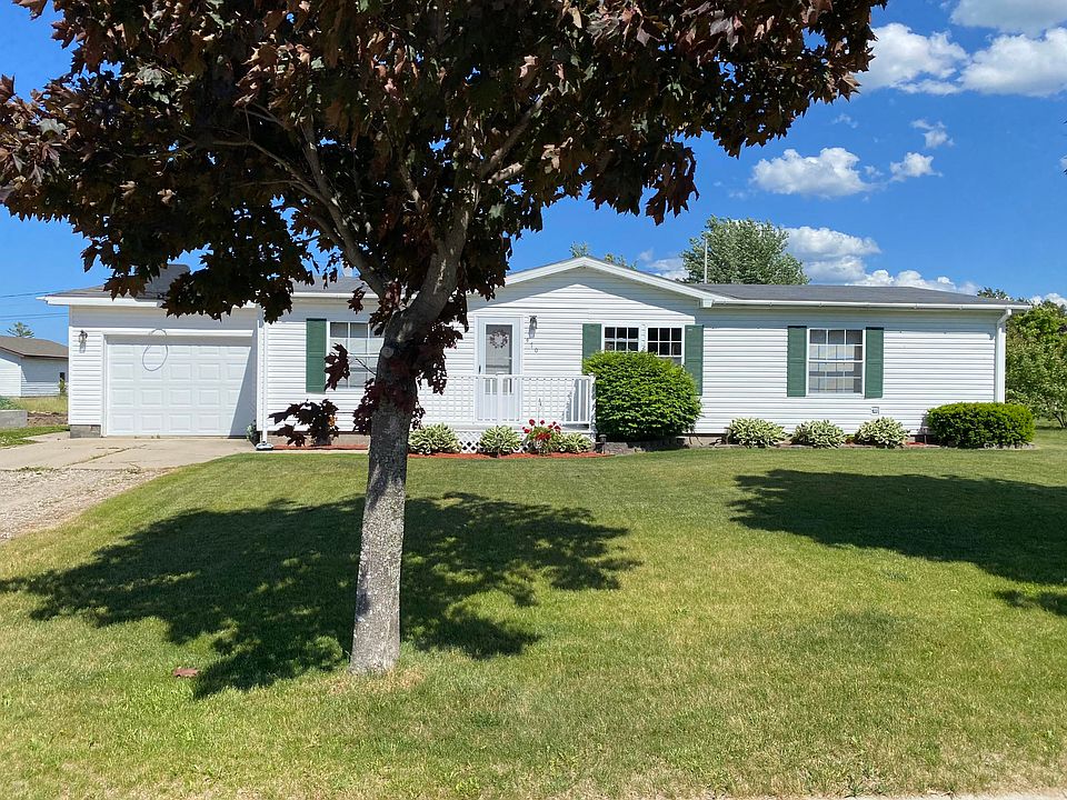 1st image of 470 Brege Dr