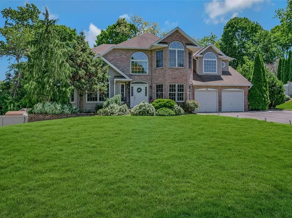 26 Sesame Street, Kings Park, NY 11754