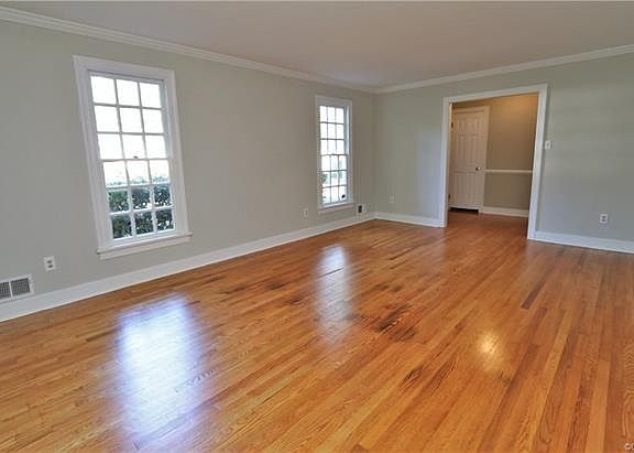 5th image of 3461 Riverview Dr