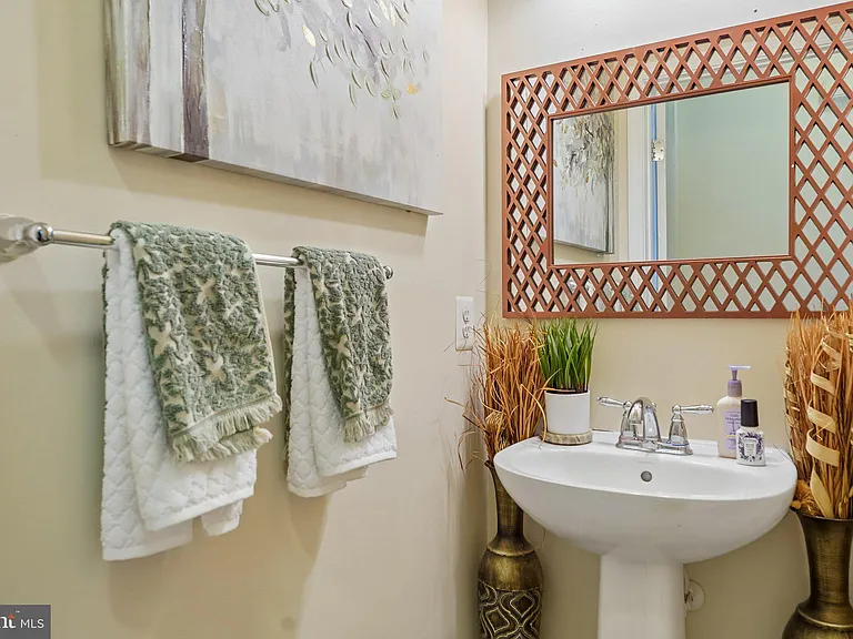 14315 Devinger Pl — Photo 10