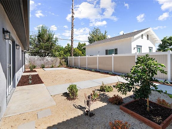 3rd image of 6652 Palm Ave