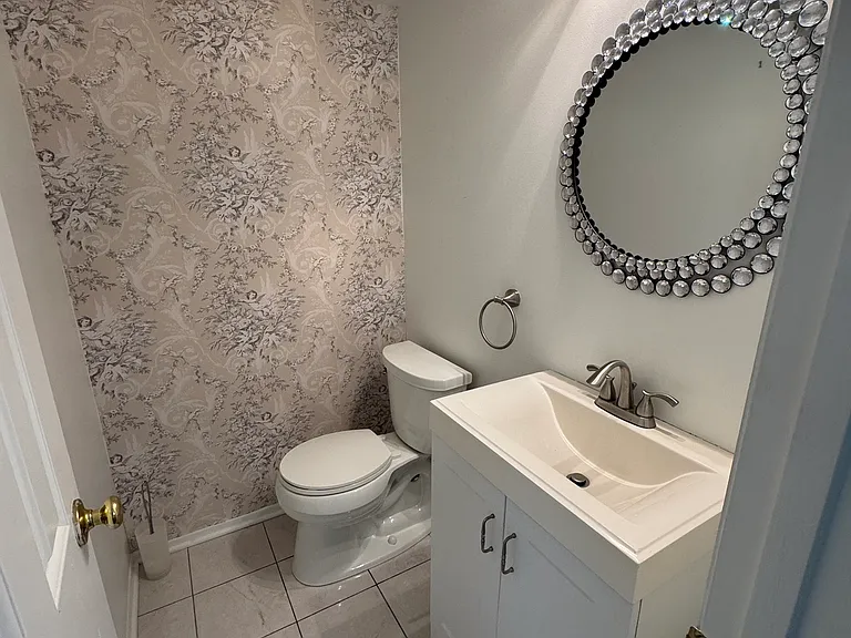 7804 Old Farm Ln — Photo 6