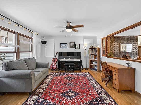 3rd image of 502 Nichols Road
