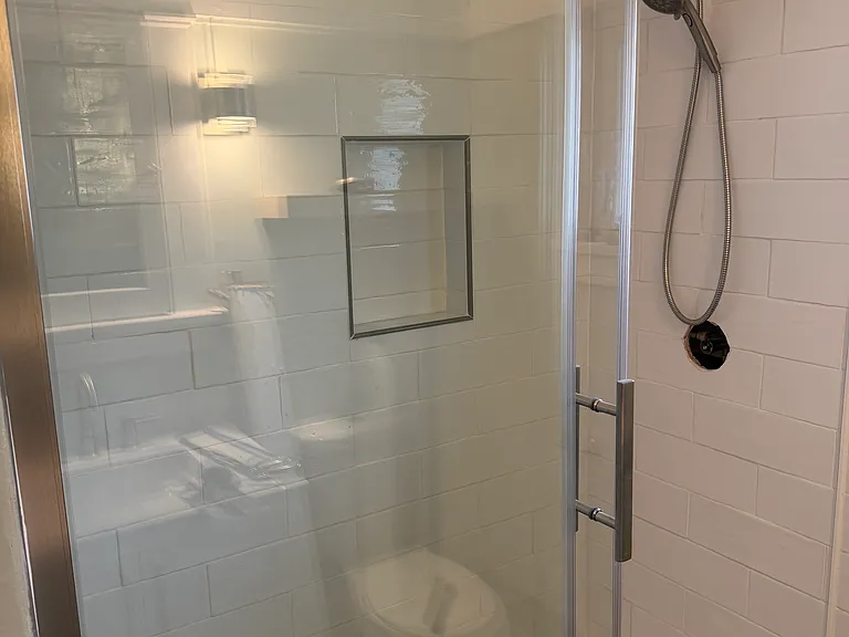 1427 Rosewood Ave #UP — Photo 1