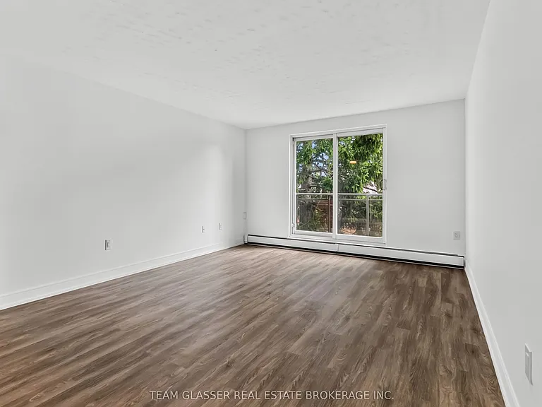 735 Wonderland Rd S #302 — Photo 4