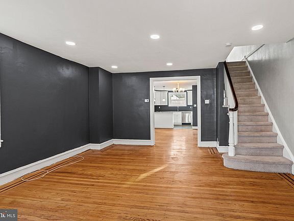 4th image of 136 E Essex Ave