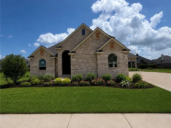 4751 Coral River Rd, College Station, TX 77845