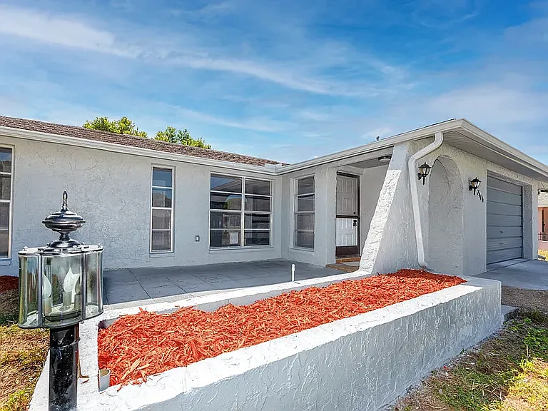 7414 San Carlos Dr — Photo 2