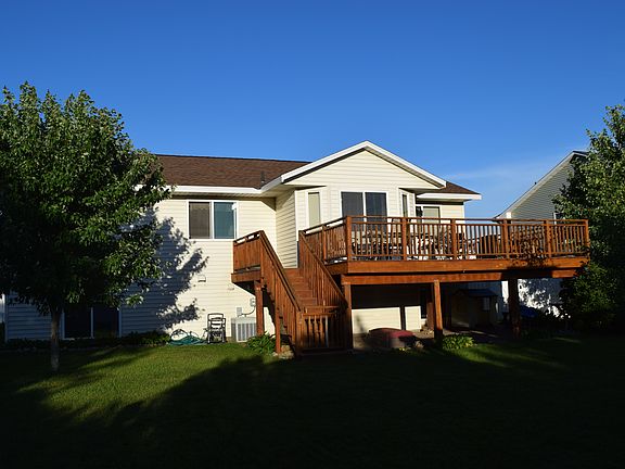 Spacious Deck and Backyard