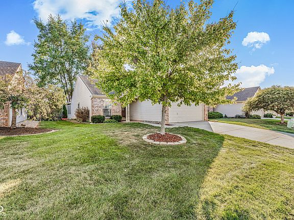 2nd image of 635 Muirfield Dr