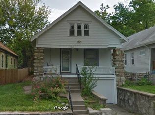 702 E 43rd St, Kansas City, MO 64110
