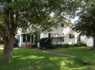 6238 32nd St, Groves, TX 77619