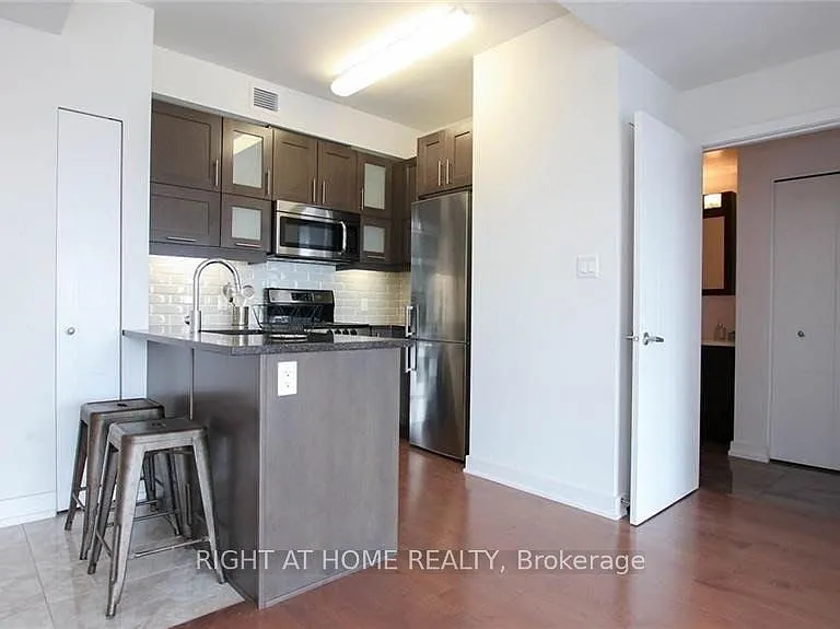 40 Nepean St #2306 — Photo 6