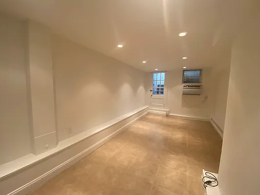 Rented by Bond New York | media 8