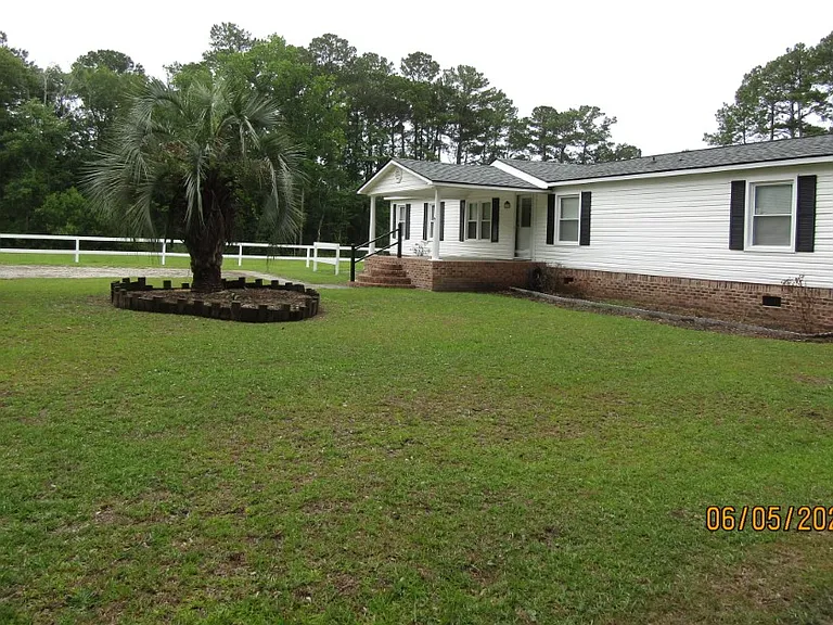 4883 Riverside Dr #A — Photo 34