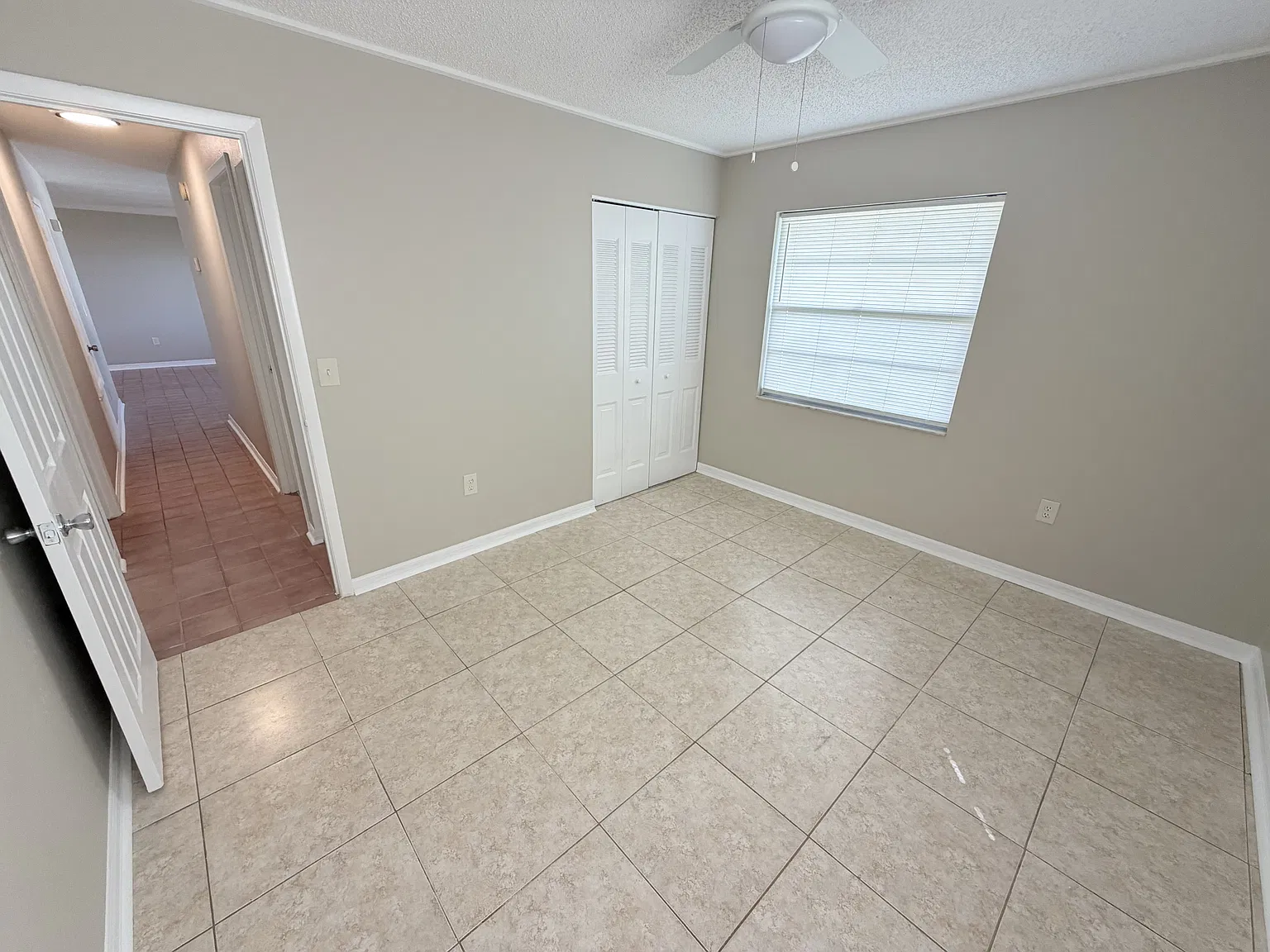 4 bed, 2456 sqft, $2,200 — Photo 3