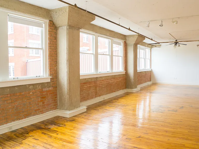 1409 S Lamar St — Photo 17