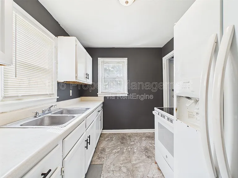 3354 Jackson Ave — Photo 4